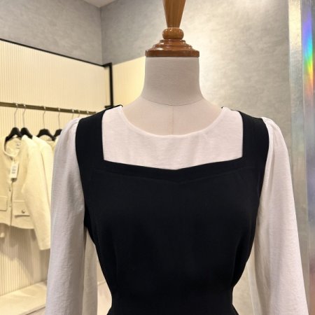 배색 레이어드 다트 블라우스