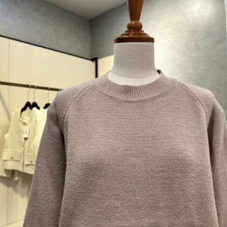 라운드 퍼프 소매 니트