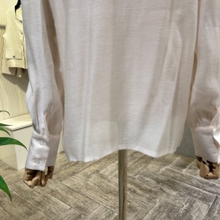 플리츠 스트랩 단추 블라우스