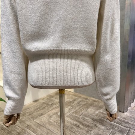 랩 스타일 단추 니트