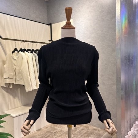 플리츠 백 스트랩 티셔츠