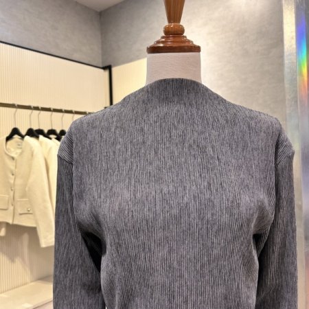 플리츠 백 스트랩 티셔츠