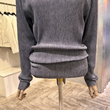 플리츠 백 스트랩 티셔츠