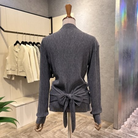 플리츠 백 스트랩 티셔츠