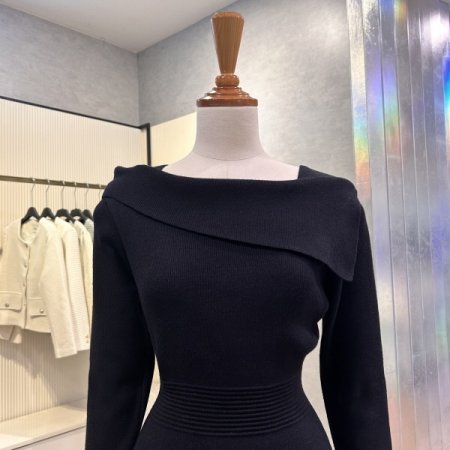 언발 세일러 카라 니트 원피스