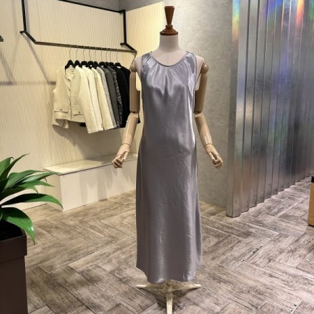 새틴 민소매 롱 원피스