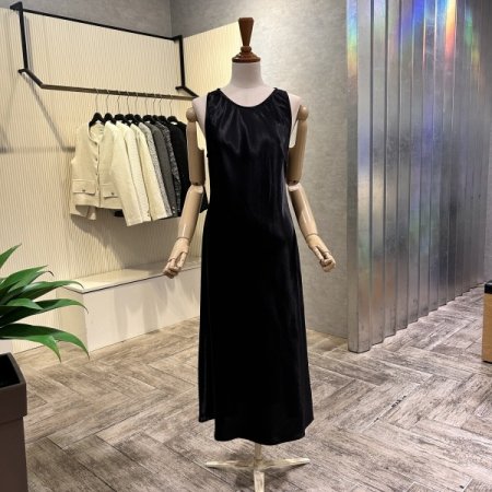 새틴 민소매 롱 원피스