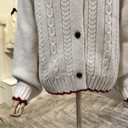 스티치 라인 배색 카라 니트 가디건