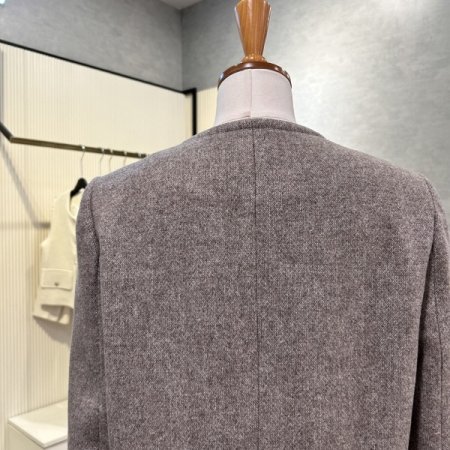 모혼방 라운드 단추 자켓