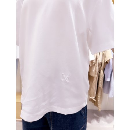 M자수 포인트 슬림핏 반팔 티셔츠