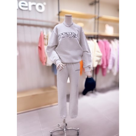 레터링 자수 맨투맨 티셔츠