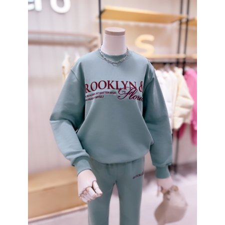 레터링 자수 맨투맨 티셔츠