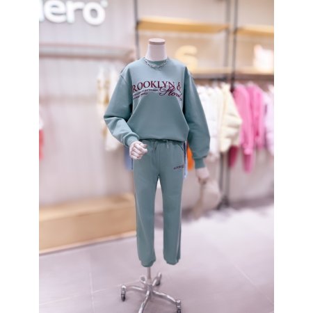 레터링 자수 맨투맨 티셔츠