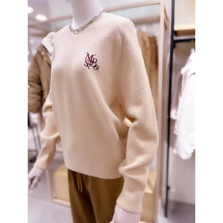 V넥 루즈핏 자수 니트 풀오버