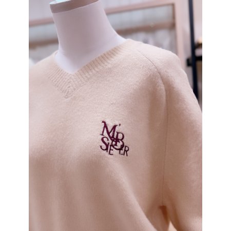 V넥 루즈핏 자수 니트 풀오버