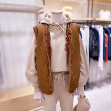 사선 아웃포켓 배색 덤블 베스트