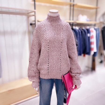 스카시 디테일 하이넥 니트