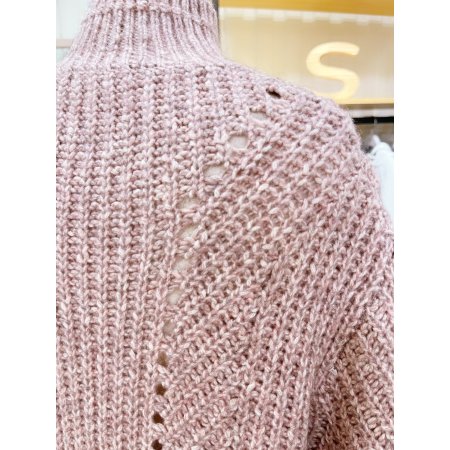 스카시 디테일 하이넥 니트