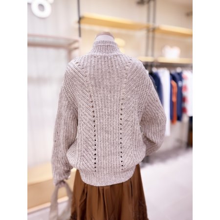 스카시 디테일 하이넥 니트