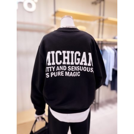 MICHIGAN 절개 자수 맨투맨