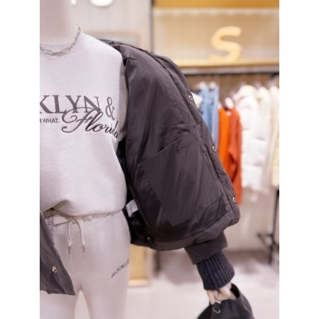 니트후드 크랍 사선 다운 점퍼