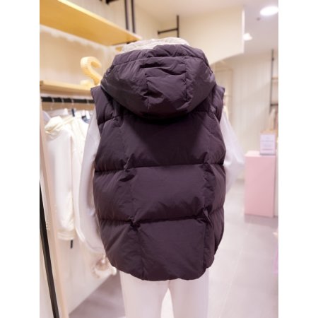 후드넥 지퍼 디테일 다운 베스트