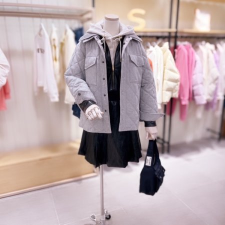 다이아 퀼팅 니트 카라 점퍼