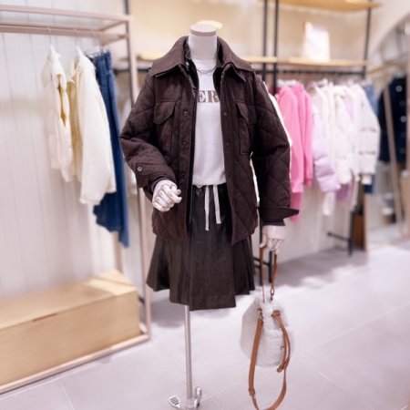 다이아 퀼팅 니트 카라 점퍼