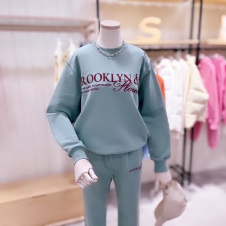 자수 레터링 맨투맨 티셔츠