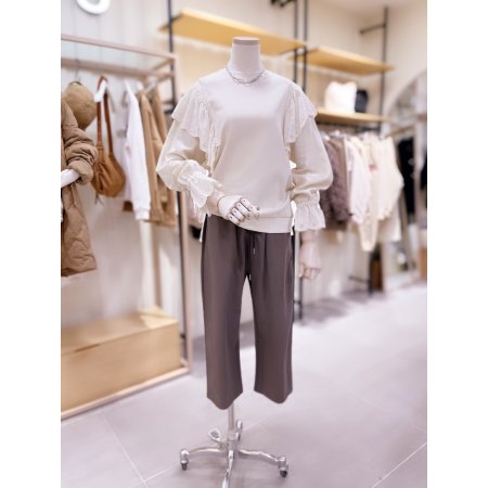 어깨소매 레이스 장식 티셔츠