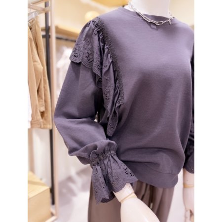 어깨소매 레이스 장식 티셔츠