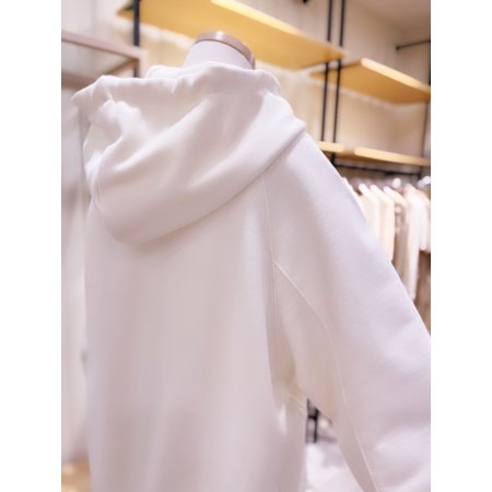 엠버시 자수 후드 티셔츠