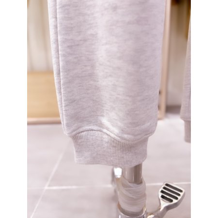 엠버시 자수 포인트 조거 팬츠