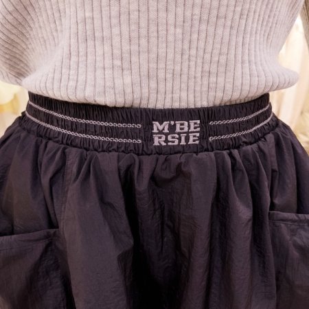 허리밴딩 자수 사이드포켓 개더 스커트