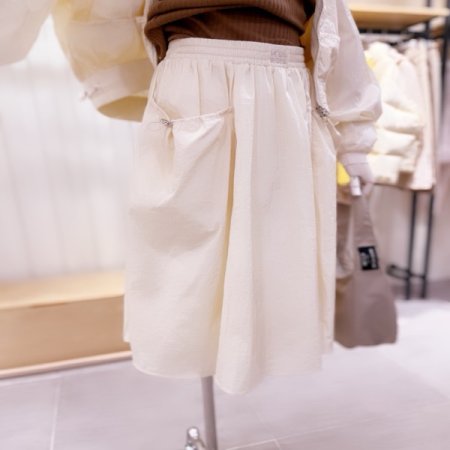 허리밴딩 자수 사이드포켓 개더 스커트