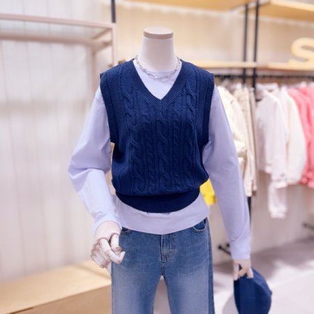 케이블 니트 베스트