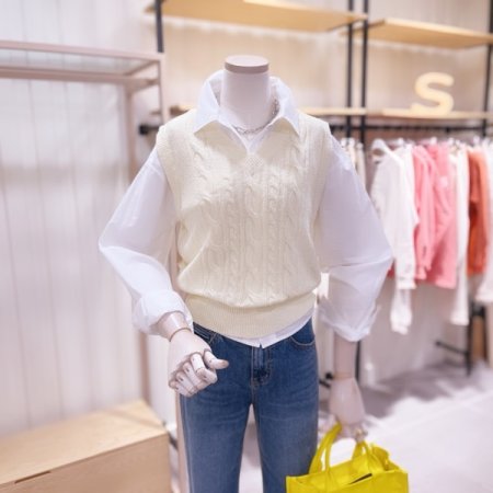 브이넥 니트 베스트