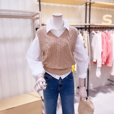 브이넥 케이블 니트 베스트