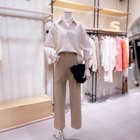 루즈핏 뒷판 셔링장식 셔츠