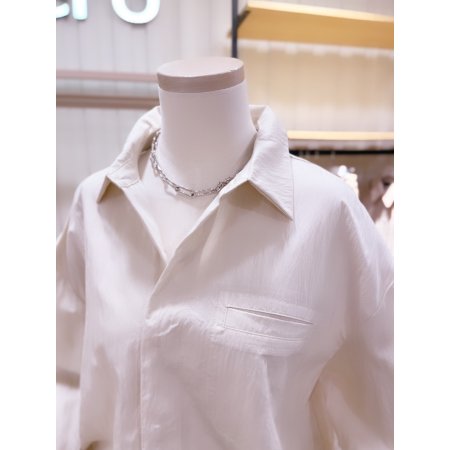 루즈핏 뒷판 셔링장식 셔츠