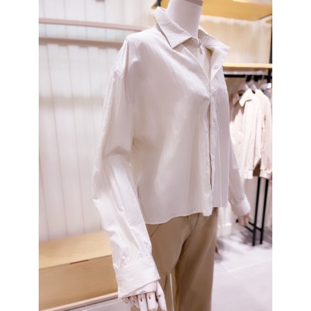 루즈핏 뒷판 셔링장식 셔츠