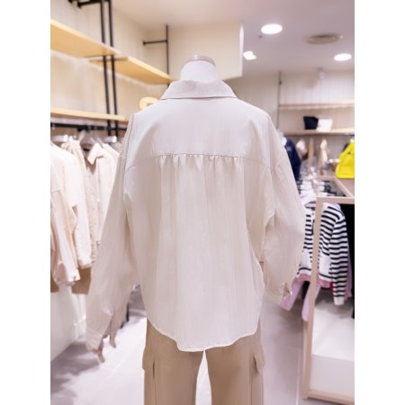 루즈핏 뒷판 셔링장식 셔츠