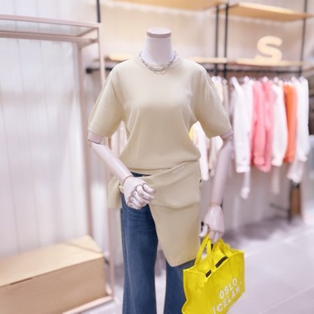 베이직 라운드넥 로고 포인트 반팔니트