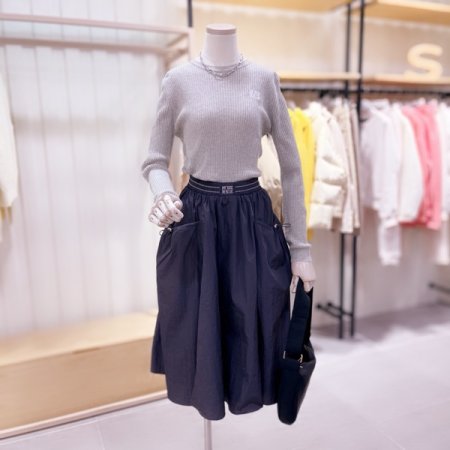 로고 포인트 골지 니트탑