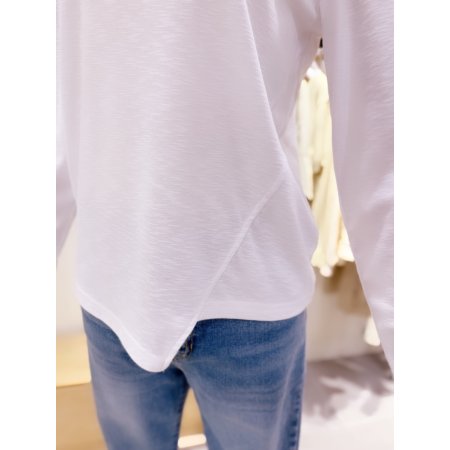 밑단 절개 비대칭 티셔츠