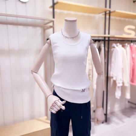 M자수 포인트 골지 민소매 티셔츠