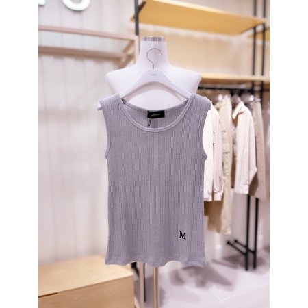 M자수 포인트 골지 민소매 티셔츠