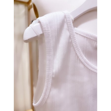 M자수 포인트 골지 민소매 티셔츠