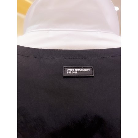 허리 로고밴딩 지퍼여밈 V넥 원피스	