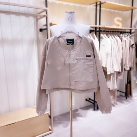 언밸런스 포켓 U넥 크롭 점퍼